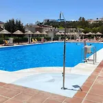 Jacarandas Penthouse With Stunning Views & Private Rooftop *