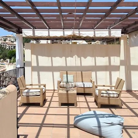 Jacarandas Penthouse With Stunning Views & Private Rooftop * Benahavís