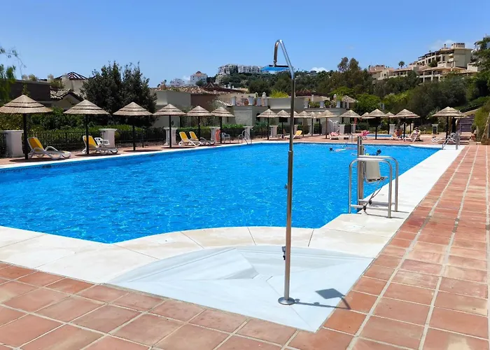 Jacarandas Penthouse With Stunning Views & Private Rooftop *